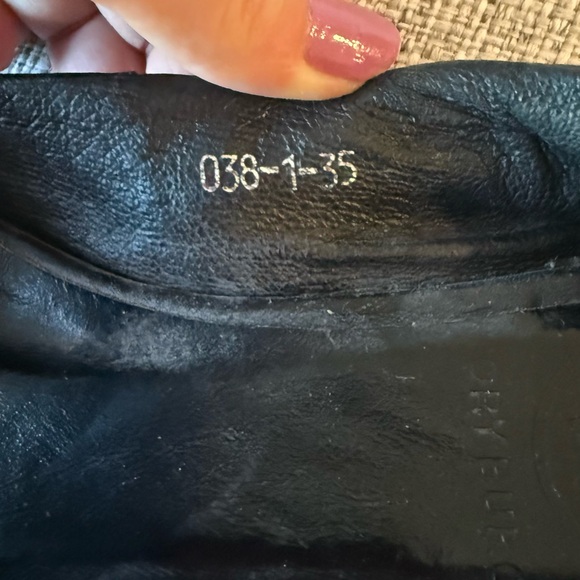 Tory Burch Black Leather Flats with Gold Logo - Picture 5 of 5